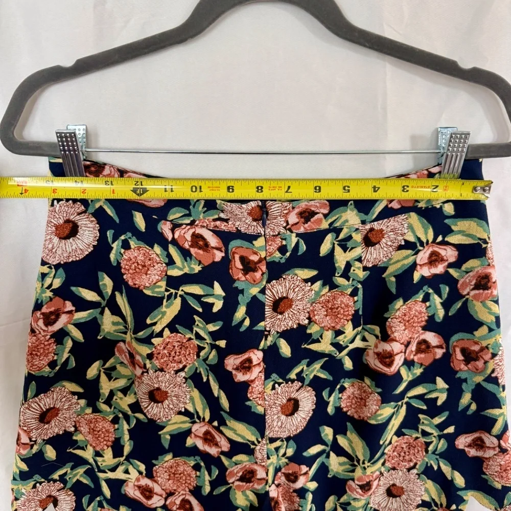 June & Hudson Floral Scallop Hem Shorts | Navy Botanical Print | Size M